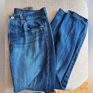Levi 501 mid rise jeans